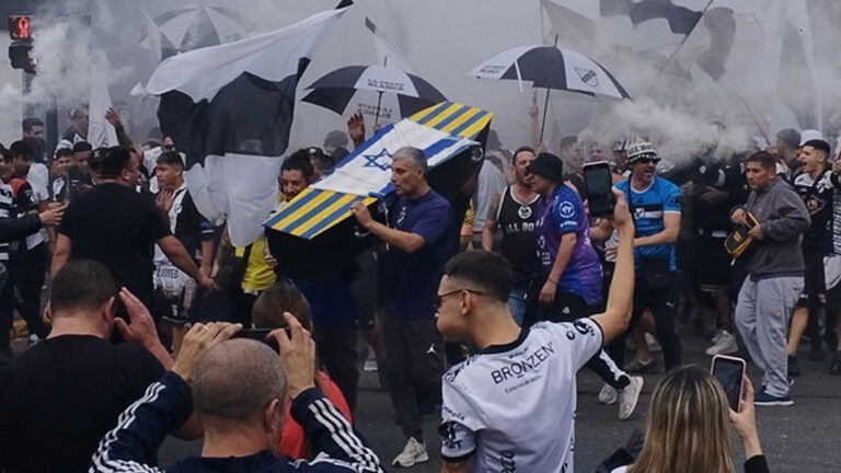 Durísima y ejemplar sanción a los barras de All Boys por los cantos antisemitas