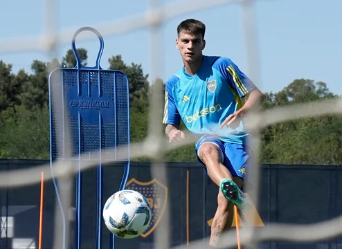 Boca rechazó una oferta del Olympiacos por Kevin Zenón