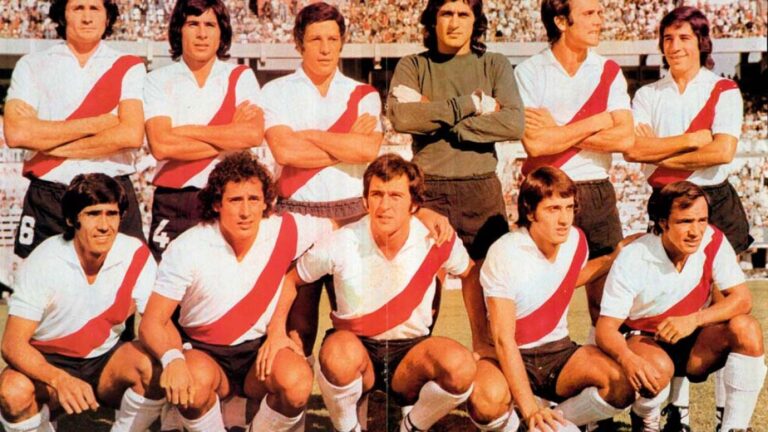River homenajeó a los campeones del Metropolitano 75