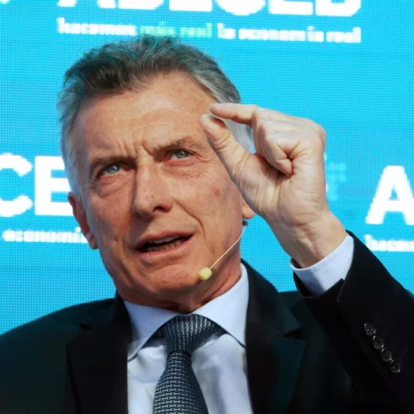 Mauricio Macri propuso construir una mayoría legislativa y Santiago Caputo se mostró en sintonía
