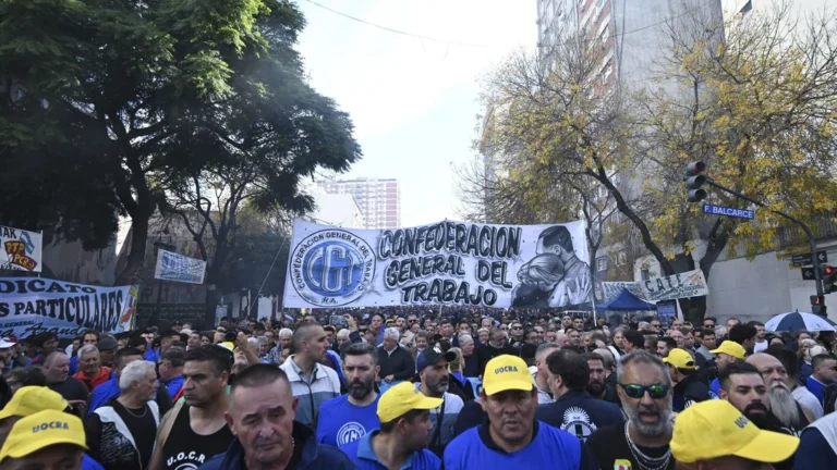 Agrupaciones afirman que harán una movilización “multitudinaria” contra la reforma laboral